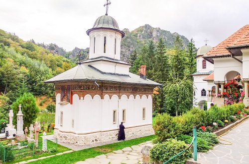 Liturghie arhierească la Mănăstirea Turnu Poza 51569