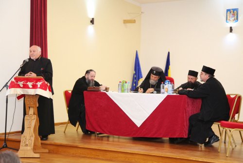 Conferinţe preoţeşti de toamnă în eparhiile din Transilvania Poza 51327