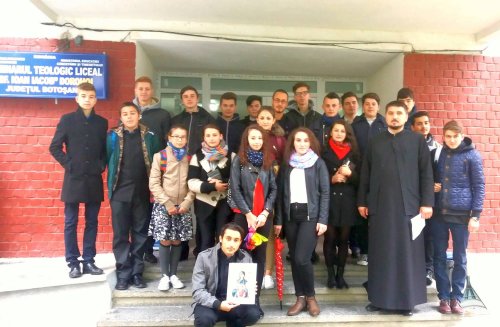 Seminariştii dorohoieni au plecat spre Sfânta Parascheva Poza 51277