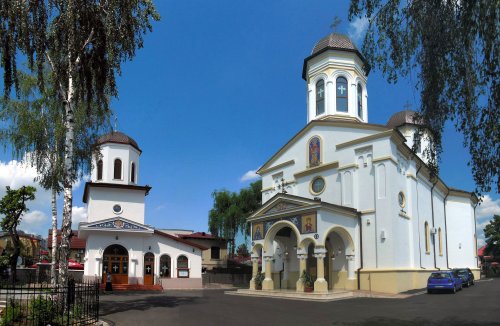 Sfânta Parascheva, ocrotitoare a 24 de biserici din Bucureşti Poza 51301