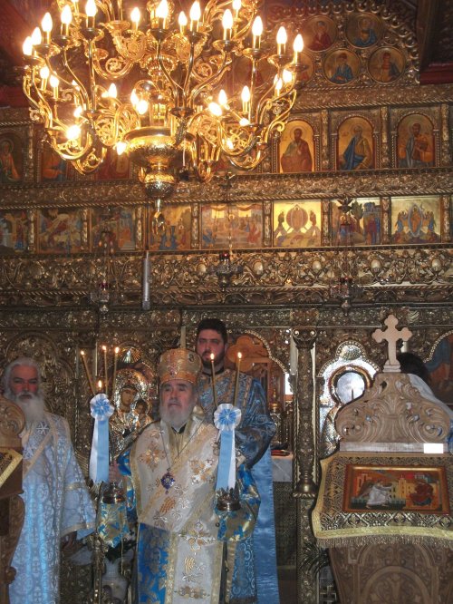 Sfânta Parascheva, sărbătorită la schitul de maici din Bodrogul Vechi, județul Arad Poza 50922