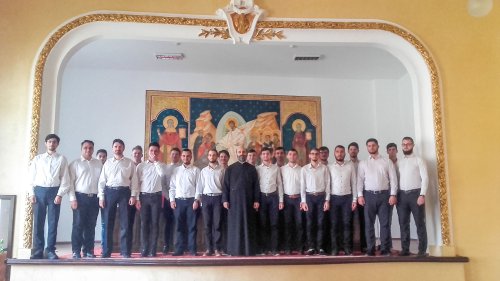 Mitropolia Olteniei şi-a desemnat reprezentanţii pentru festivalul „Lăudaţi pe Domnul” Poza 50882
