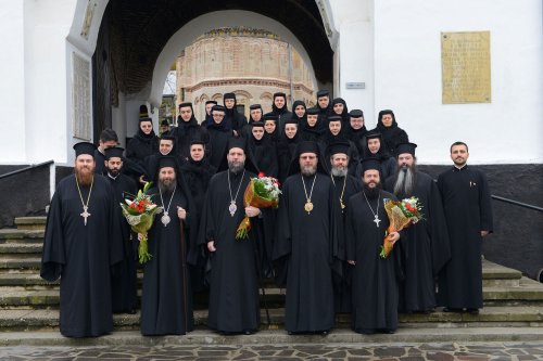 Pelerinaj la mănăstiri românești Poza 50342
