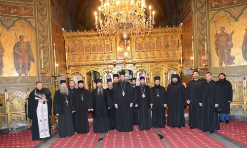 Pelerinaj la mănăstiri românești Poza 50343