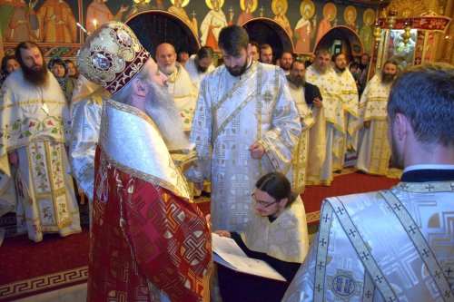 Sfântul Mare Mucenic Dimitrie, sărbătorit la Pângăraţi prin Liturghie arhierească Poza 50315