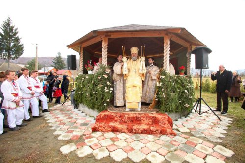 Târnosiri şi binecuvântări în Duminica a 24-a după Rusalii Poza 49555