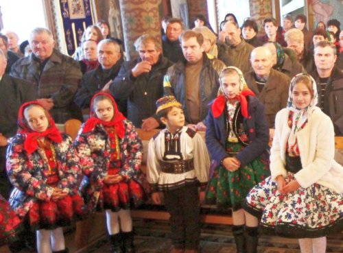 Târnosiri şi binecuvântări în Duminica a 24-a după Rusalii Poza 49558