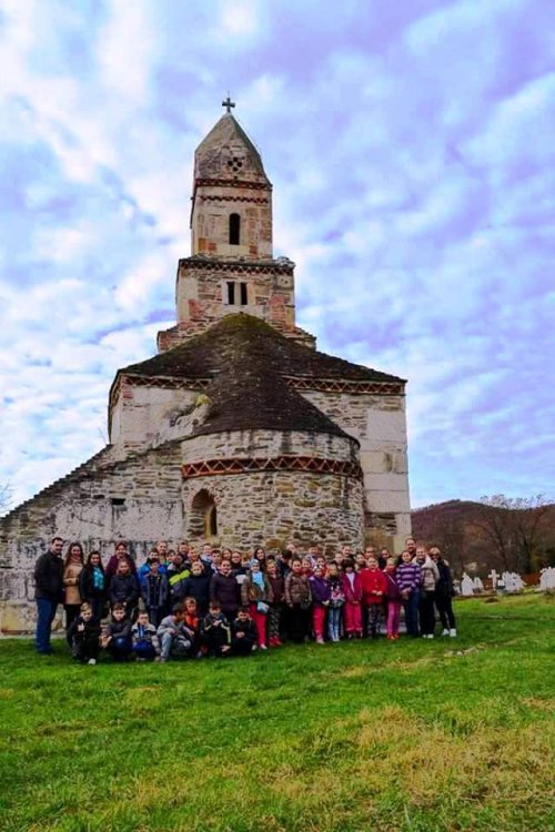 Excursie pentru copiii din Hărţăgani, Hunedoara Poza 49495