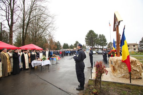 Hramul Sfinţilor Arhangheli Mihail şi Gavriil în Transilvania Poza 49416