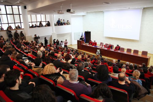 Ambasadorul Emil Hurezeanu, „Doctor Honoris Causa” la Sibiu Poza 49201