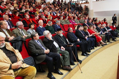 Ambasadorul Emil Hurezeanu, „Doctor Honoris Causa” la Sibiu Poza 49203