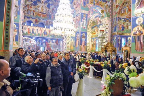 Sfântul Cuvios Paisie sărbătorit în Capitală Poza 49090