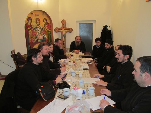 Întâlnirea membrilor echipei Tineretul Ortodox Român, la Hârlău Poza 49023