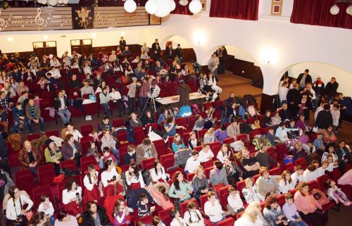 Peste 250 de tineri au participat la Festivalul „Dor de Folk” Poza 49060