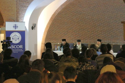 Conferinţă susţinută la Iaşi de Înaltpreasfinţitul Pavlos, Mitropolit de Sisaniou şi Siatista Poza 48420