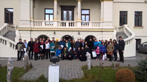 „Agapa Tinerilor Ortodocşi” în Cetatea Băniei Poza 48386