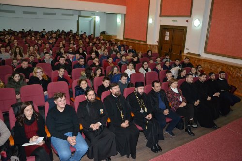 Conferință duhovnicească pentru tineri la Moldova Nouă Poza 48393