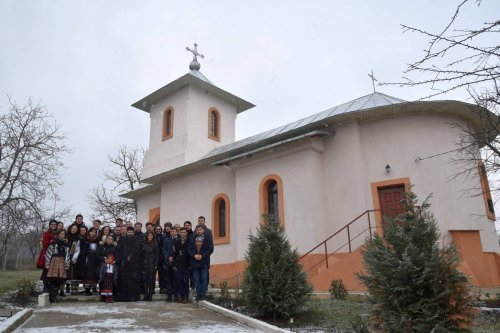 Sfântul Ierarh Nicolae le-a adus daruri copiilor din Parohia Coştiugeni Poza 48166