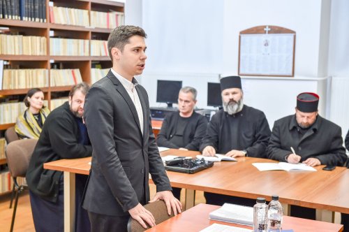 Un nou doctor în teologie al Facultății „Justinian Patriarhul” din București Poza 48213