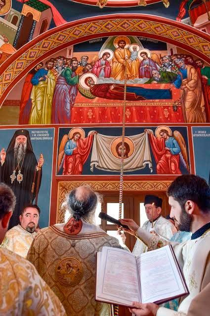 Paraclisul Mănăstirii „Sfântul Mucenic Gheorghe”-Suiești a fost sfinţit Poza 48117
