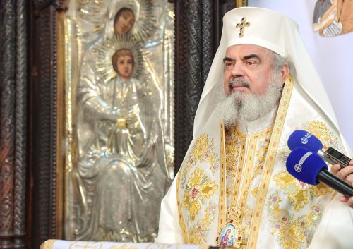 Patriarhul României la hramul Bisericii „Sfântul Nicolae”-Vlădica Poza 48139