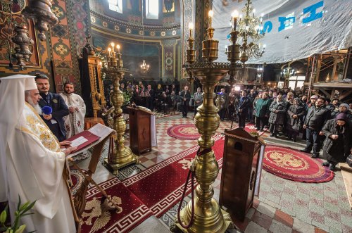 Patriarhul României la hramul Bisericii „Sfântul Nicolae”-Vlădica Poza 48140