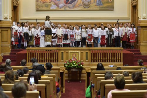 Spectacolul „Sfântul Nicolae în mijlocul copiilor” Poza 48131