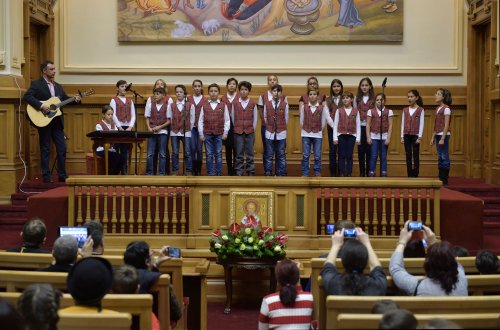 Spectacolul „Sfântul Nicolae în mijlocul copiilor” Poza 48134