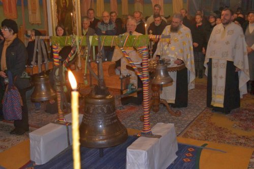 Clopote noi pentru Biserica „Sfântul Ioan Botezătorul“ din Botoşani  Poza 47724