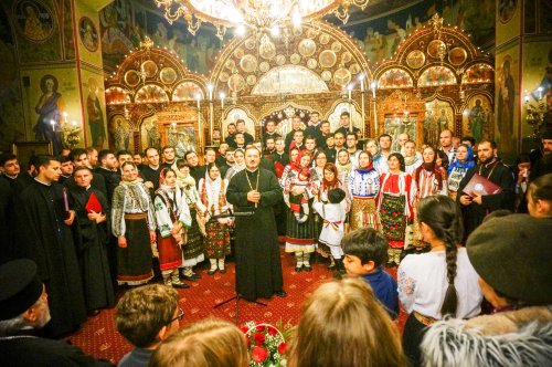 Concert caritabil la Parohia Parcul Călăraşi din Capitală Poza 47759