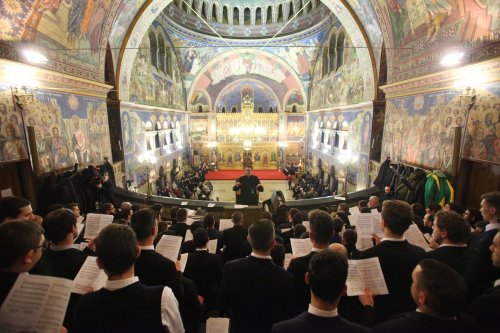 Studenții teologi de la Sibiu au colindat în Catedrala mitropolitană Poza 47519