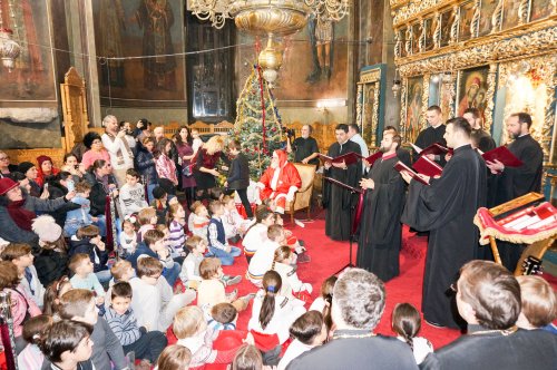 Colinde şi daruri pentru copii la Biserica „Sfântul Anton” – Curtea Veche Poza 47317