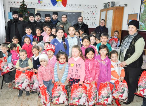 Daruri pentru 80 de copii din Bahna Arini Poza 47321