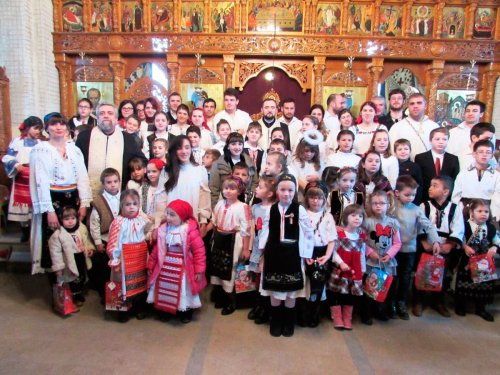 Cetele de copii şi tineri colindă în Transilvania Poza 47240
