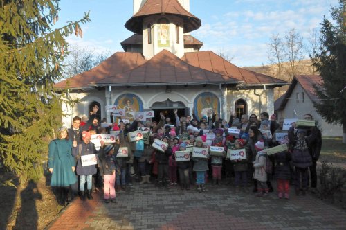 Daruri pentru copiii din Parohia Bohotin Poza 46738