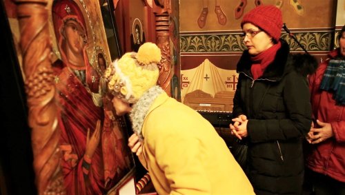 Icoana „Hodighitria” a fost adusă spre închinare la Sibiu Poza 46147