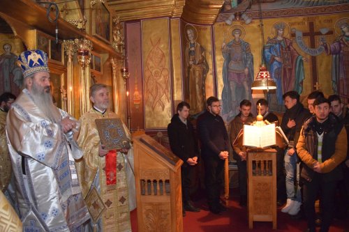 „Doar Biserica dă sens vieţii“ Poza 45931