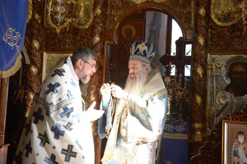 Noul protoiereu de Târgu Neamţ, hirotesit de IPS Părinte Mitropolit Teofan Poza 45873