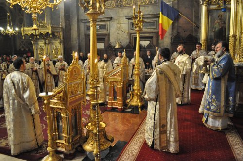 Liturghie arhierească de ziua Sfinţilor Trei Ierarhi, la Catedrala Mitropolitană din Iaşi Poza 45346