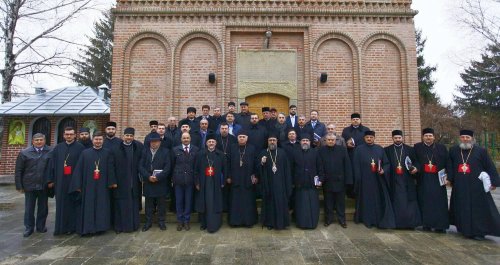 Întrunirea Consiliului și Adunării eparhiale  din Arhiepiscopia Buzăului şi Vrancei Poza 44873