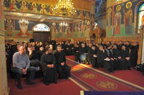 Întâlnire a clericilor din Protoieria Sector 2 Capitală Poza 43899