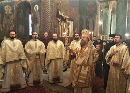 Slujire arhierească la Mănăstirea Radu Vodă din Capitală Poza 43915