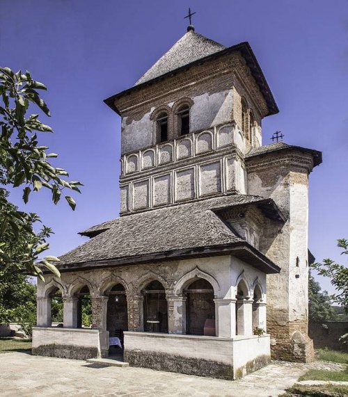 Liturghie arhierească în ctitoria lui Matei Basarab Poza 43225