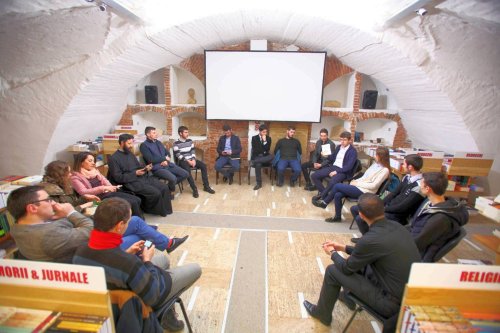 Dezbatere cu tinerii pe tema „Binele de zi cu zi”, la Sibiu Poza 43086
