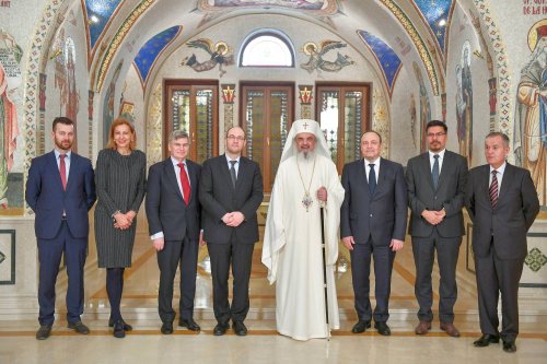 Excelenţa Sa Davor Ivo Stier, viceprim-ministru şi ministrul afacerilor externe şi europene al Republicii Croaţia, în vizită la Patriarhia Română    Poza 42988
