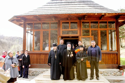 Sfinte Liturghii arhiereşti la mănăstirile Vişina şi Mălaia Poza 42620