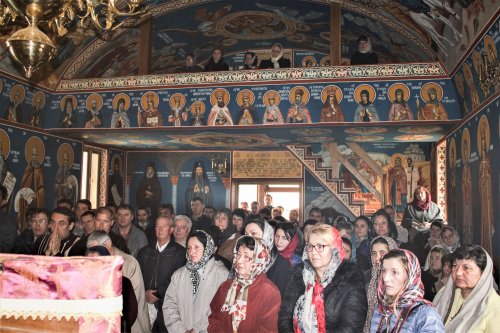 Sfinte Liturghii arhiereşti la mănăstirile Vişina şi Mălaia Poza 42624