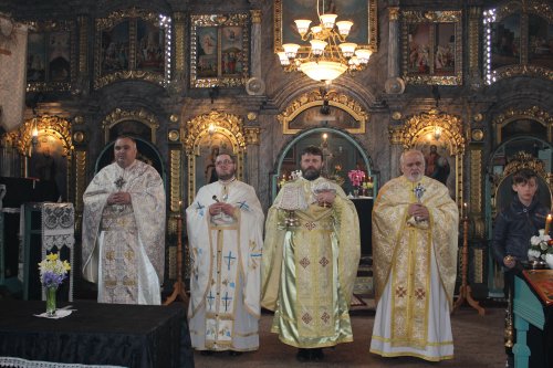Instalarea noului preot în Parohia Satchinez Poza 42083