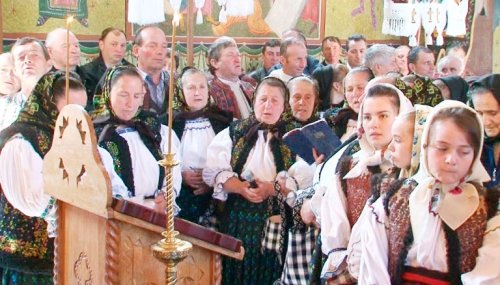 Liturghie arhierească la Săcel, Protopopiatul Vişeu Poza 41838