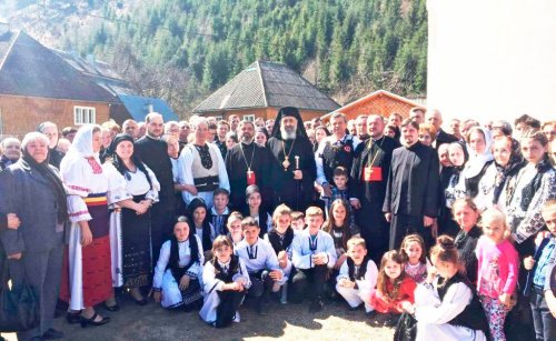 Slujiri arhiereşti în Duminica a cincea din Post, în Transilvania Poza 41756